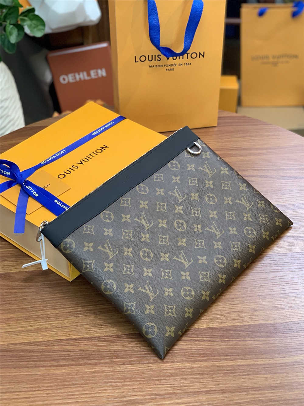 Louis Vuitton  M62903 POCHETTE APOLLO  34.0 x 25.0 x 2.0 cm 2025 new 